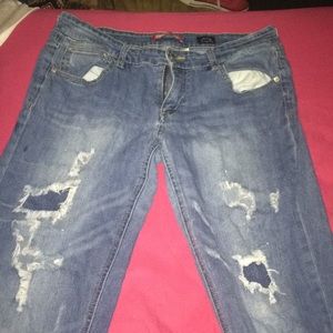 Jeans with holes